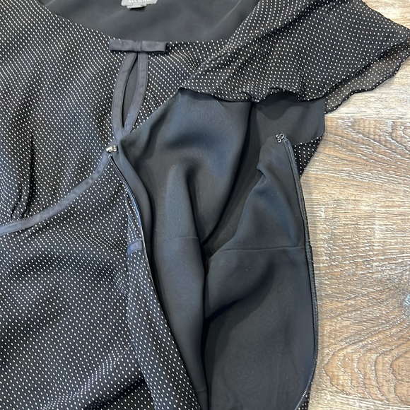 Elegant Black Silk Cap-Sleeve Dress - Picture 6 of 6